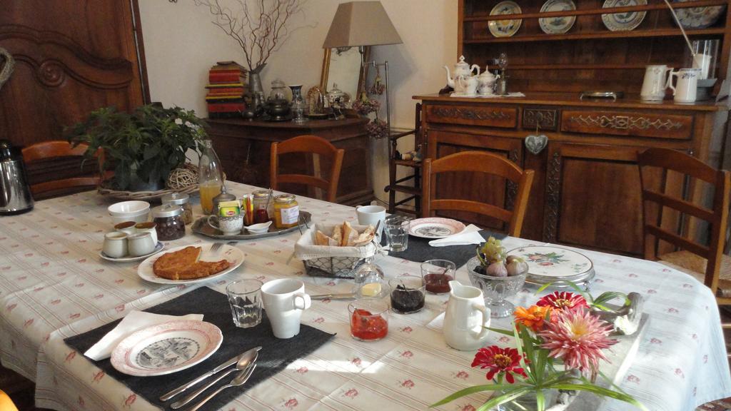 Les 2 Madeleine Bed & Breakfast Saint-Saturnin-du-Bois Dış mekan fotoğraf