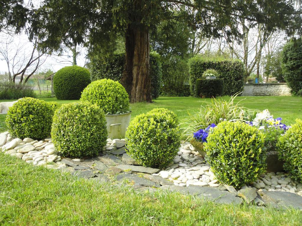 Les 2 Madeleine Bed & Breakfast Saint-Saturnin-du-Bois Dış mekan fotoğraf