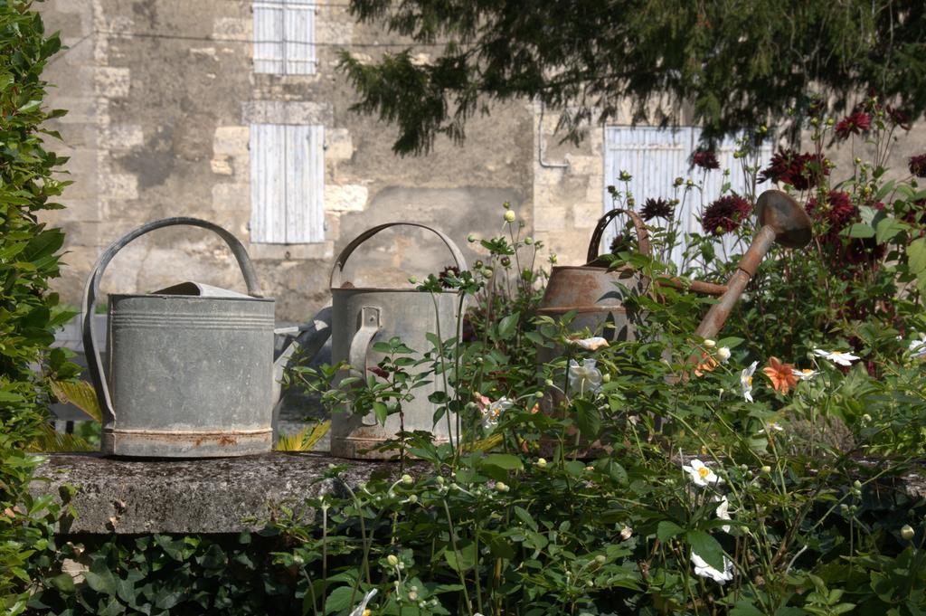 Les 2 Madeleine Bed & Breakfast Saint-Saturnin-du-Bois Dış mekan fotoğraf