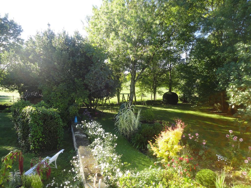 Les 2 Madeleine Bed & Breakfast Saint-Saturnin-du-Bois Dış mekan fotoğraf