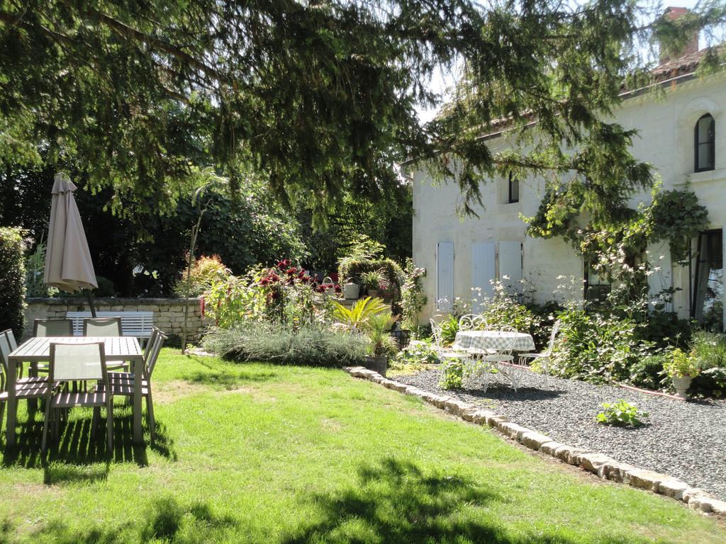 Les 2 Madeleine Bed & Breakfast Saint-Saturnin-du-Bois Dış mekan fotoğraf