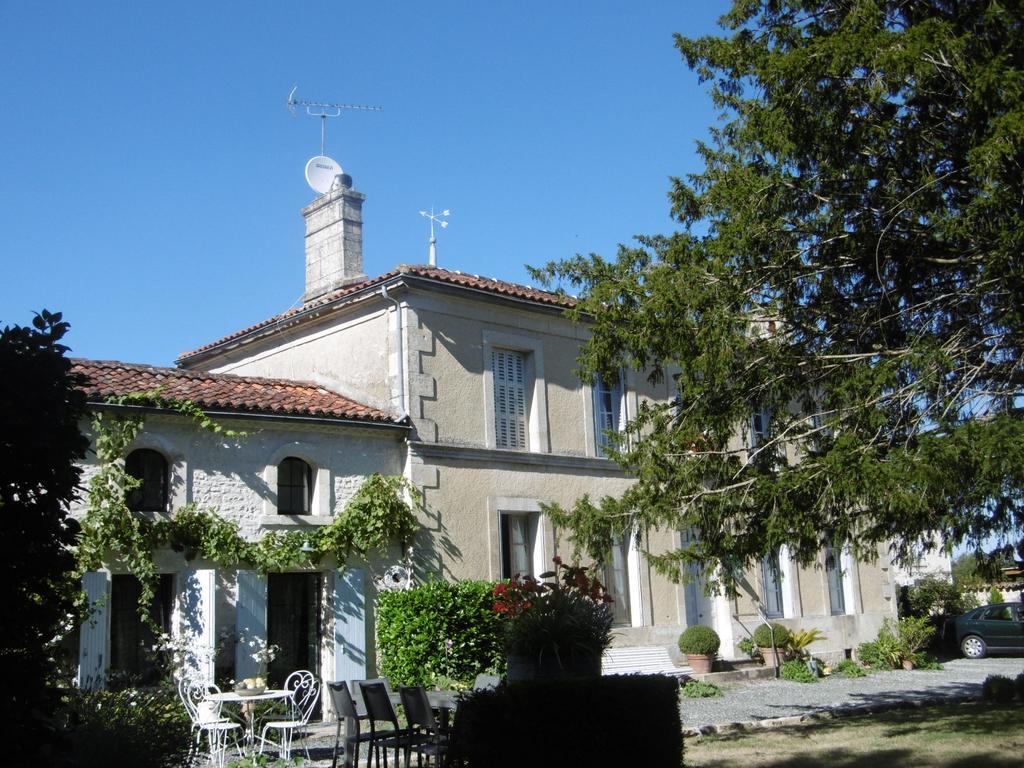 Les 2 Madeleine Bed & Breakfast Saint-Saturnin-du-Bois Dış mekan fotoğraf