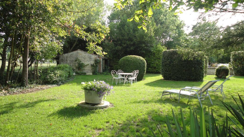 Les 2 Madeleine Bed & Breakfast Saint-Saturnin-du-Bois Dış mekan fotoğraf