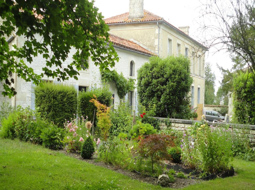 Les 2 Madeleine Bed & Breakfast Saint-Saturnin-du-Bois Dış mekan fotoğraf