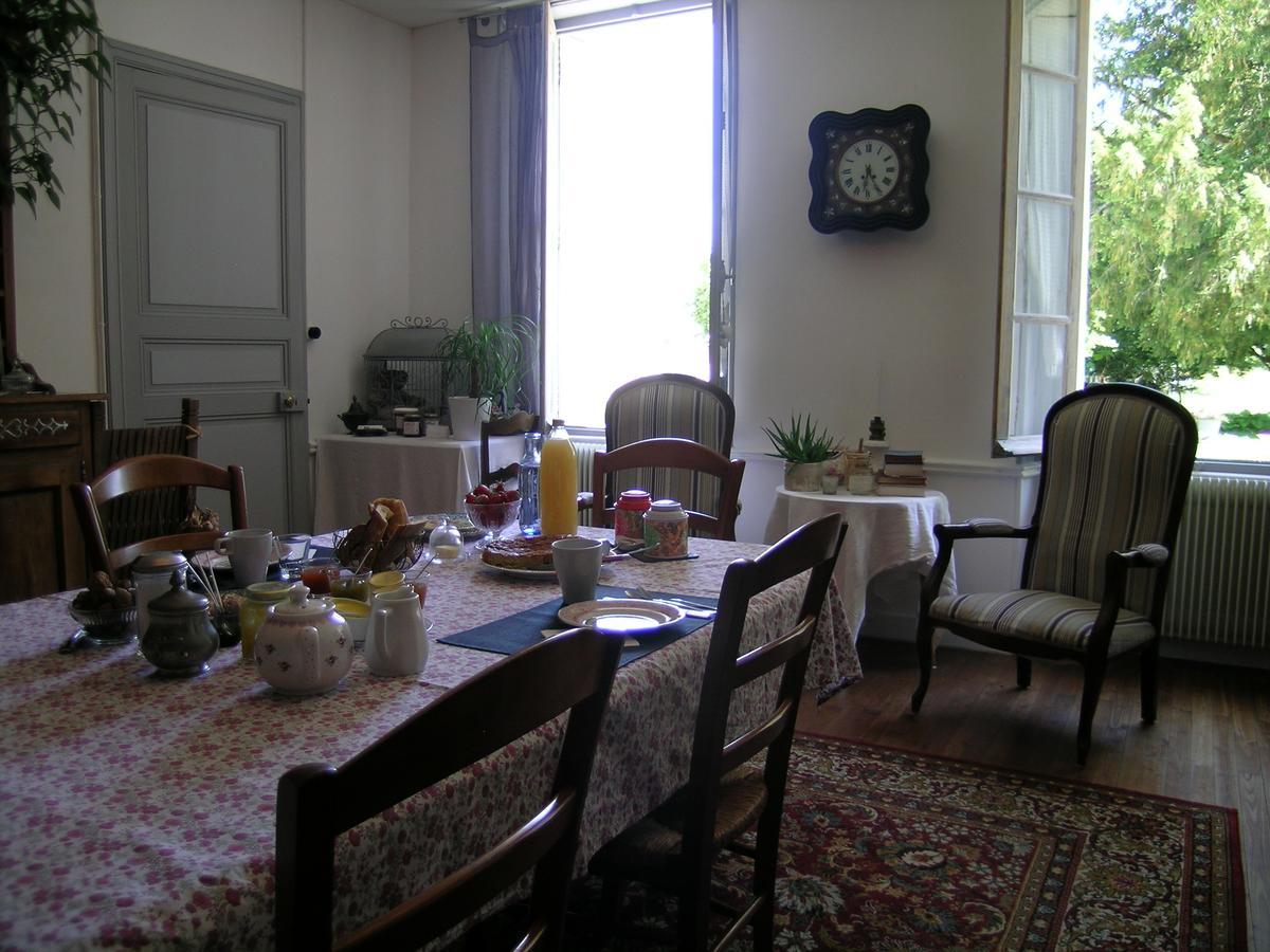 Les 2 Madeleine Bed & Breakfast Saint-Saturnin-du-Bois Dış mekan fotoğraf