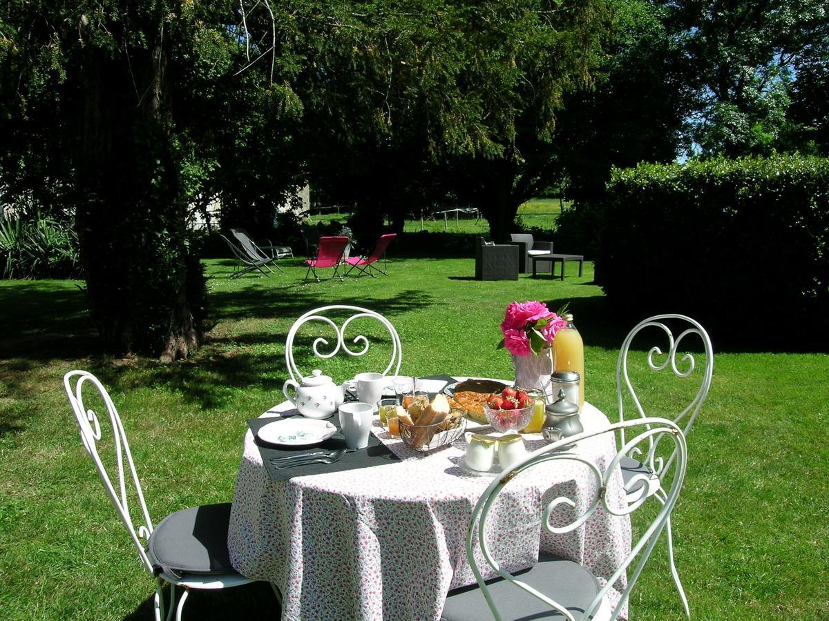 Les 2 Madeleine Bed & Breakfast Saint-Saturnin-du-Bois Dış mekan fotoğraf