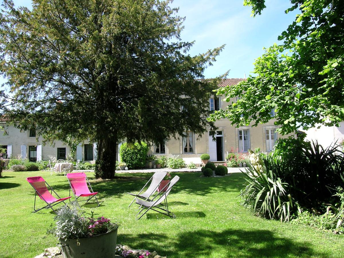 Les 2 Madeleine Bed & Breakfast Saint-Saturnin-du-Bois Dış mekan fotoğraf