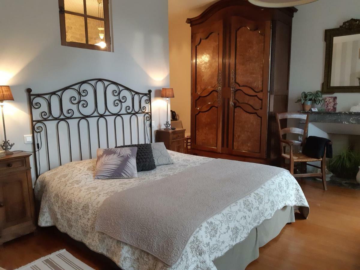 Les 2 Madeleine Bed & Breakfast Saint-Saturnin-du-Bois Dış mekan fotoğraf